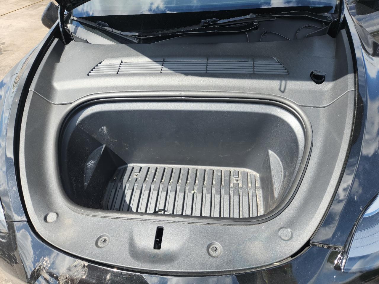 2024 Tesla Model Y VIN: 7SAYGDED3RF208845 Lot: 82191055