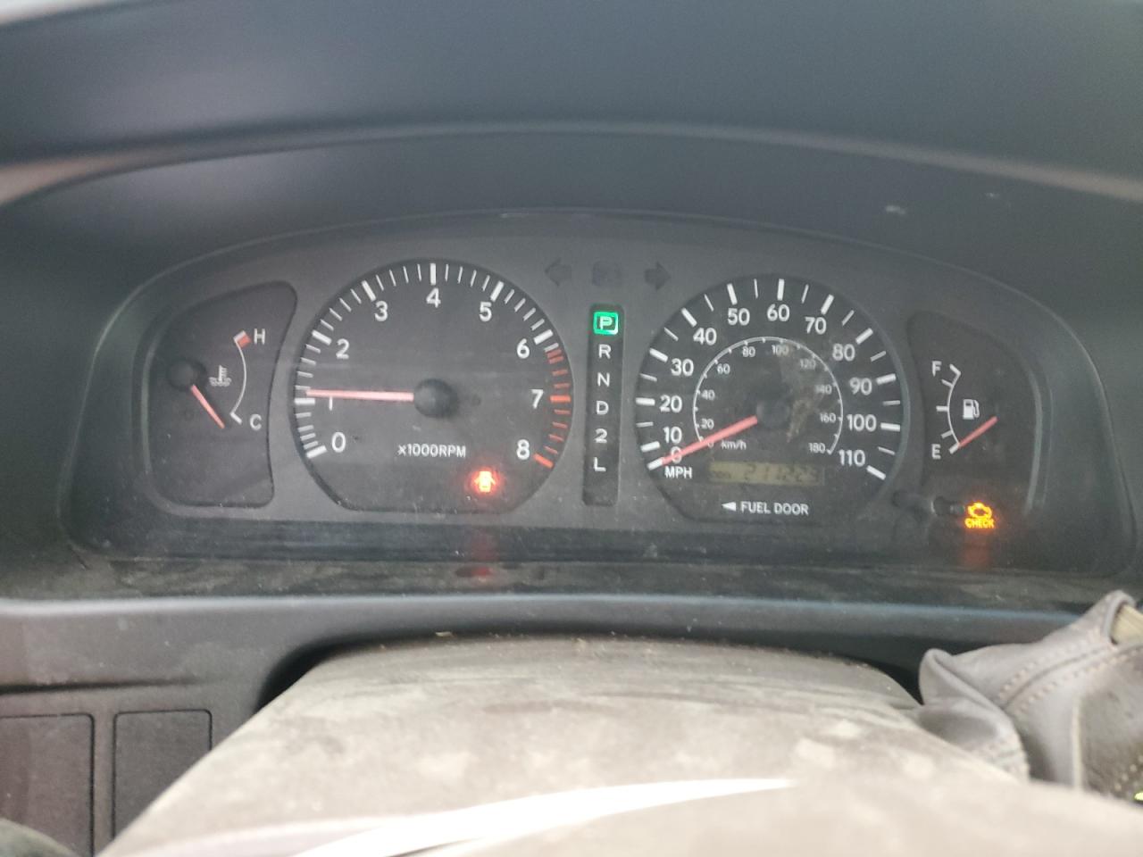 1998 Toyota Sienna Le VIN: 4T3ZF13C2WU059928 Lot: 81786845