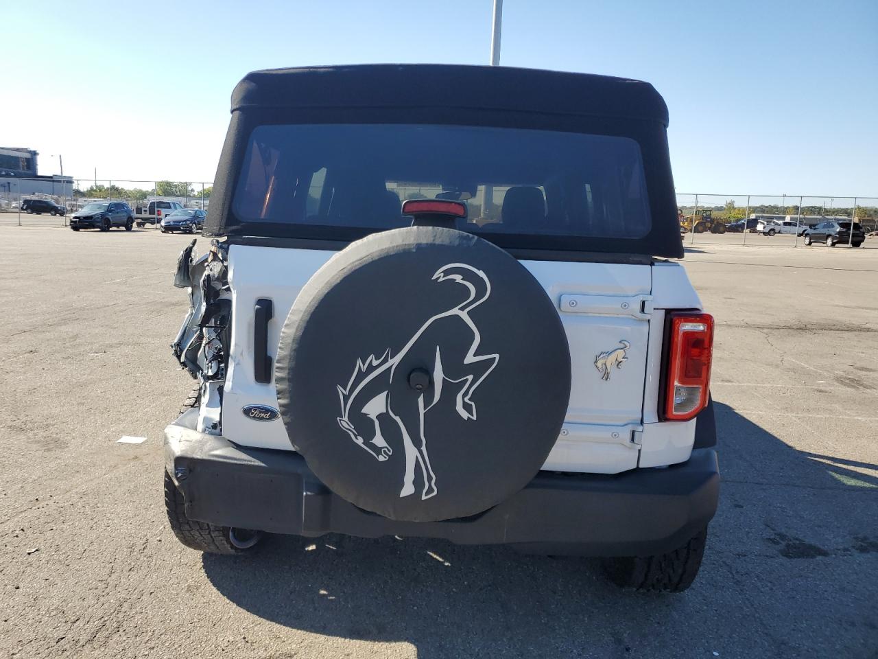 2022 Ford Bronco Base VIN: 1FMDE5BH6NLB72697 Lot: 85388465