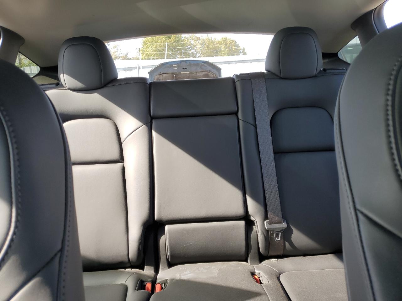 2021 Tesla Model Y VIN: 5YJYGAEE0MF187904 Lot: 84757105