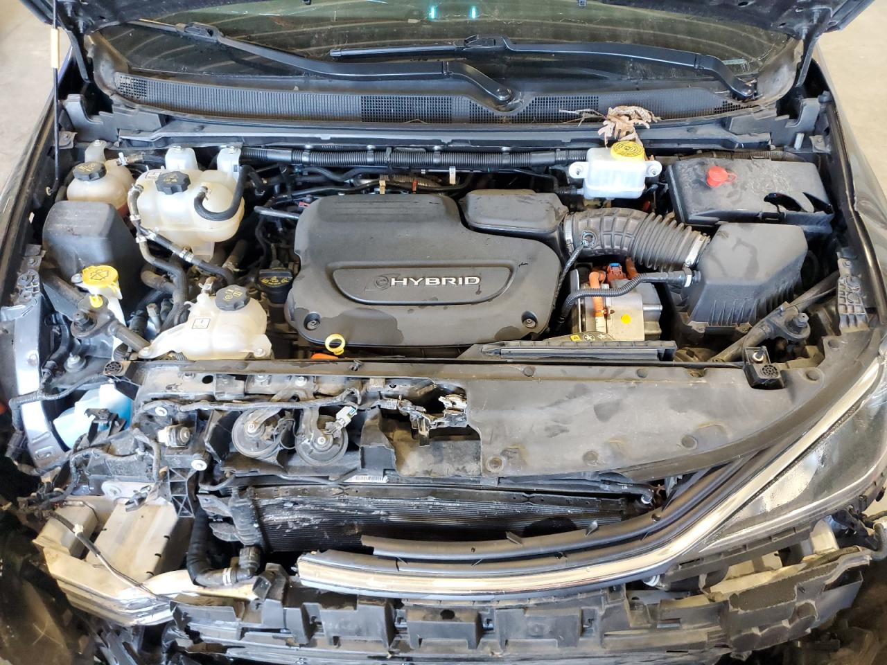 2018 Chrysler Pacifica Hybrid Touring Plus VIN: 2C4RC1H78JR164576 Lot: 90400475