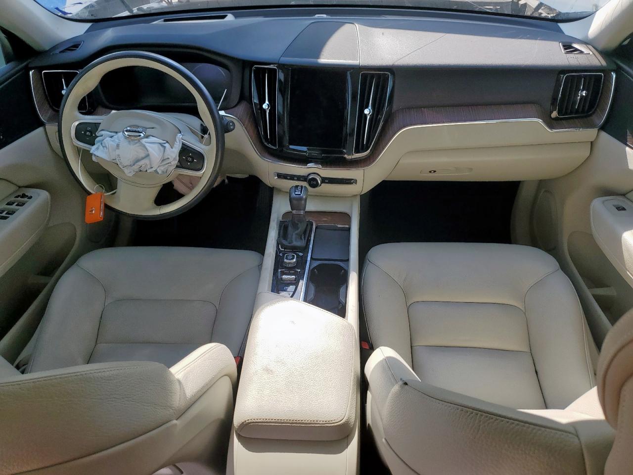 2021 Volvo Xc60 T5 Momentum VIN: YV4102DK3M1675334 Lot: 85779815