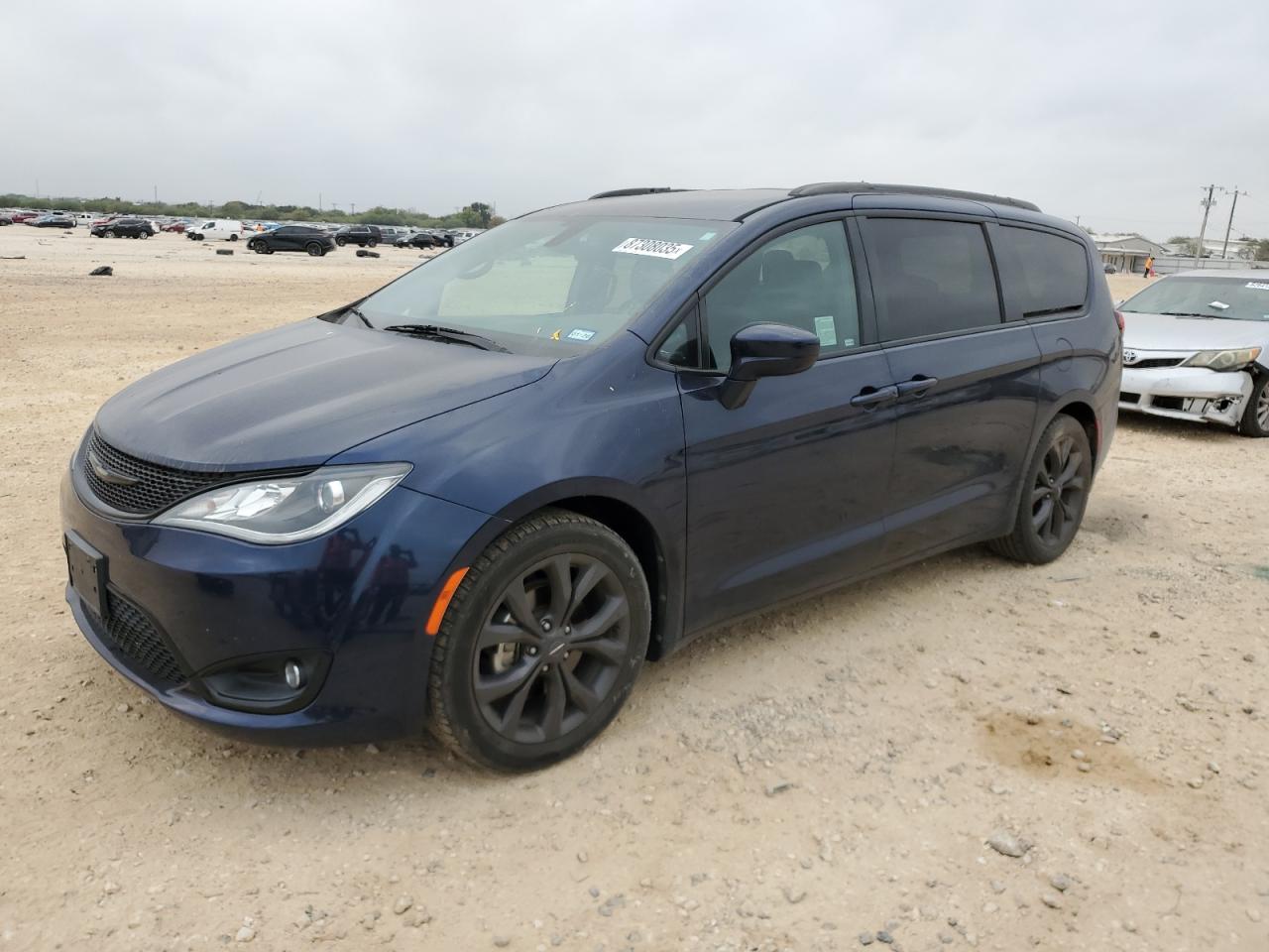 2018 Chrysler Pacifica Touring L VIN: 2C4RC1BG7JR228003 Lot: 87308035