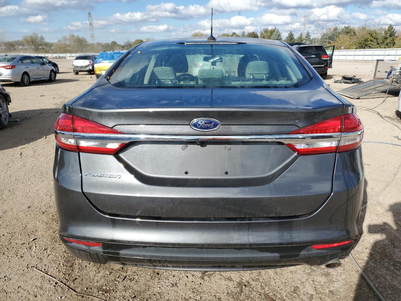 2018 Ford Fusion S VIN: 3FA6P0G70JR159617 Lot: 89700925