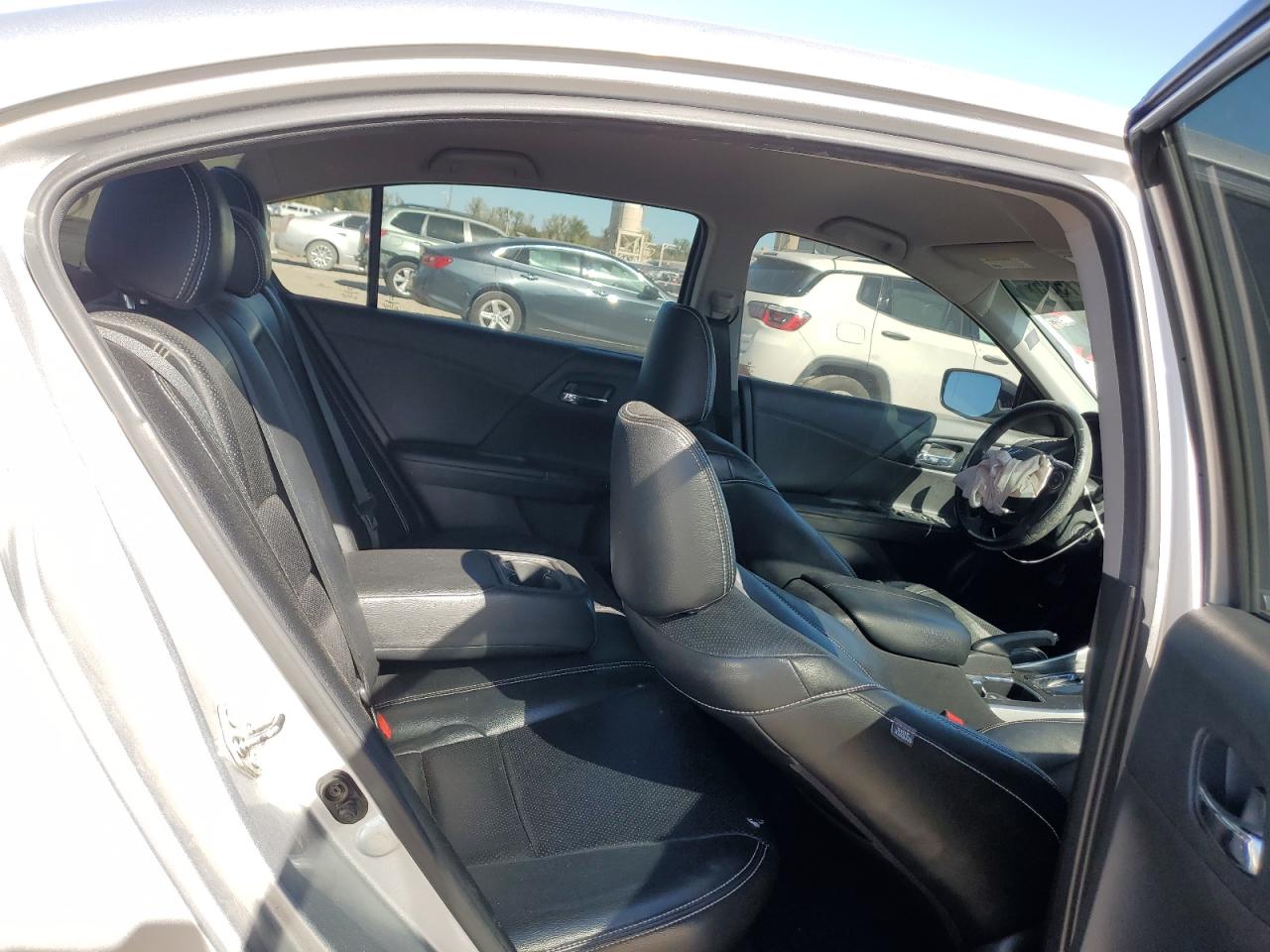 2015 Honda Accord Sport VIN: 1HGCR2F56FA106975 Lot: 82677585