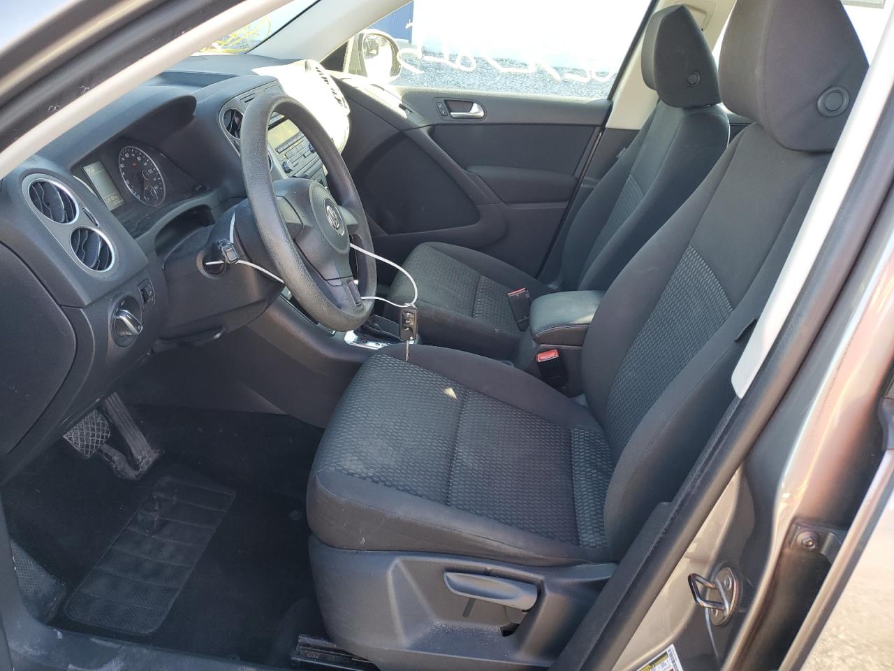 2011 Volkswagen Tiguan S VIN: WVGBV7AX9BW513693 Lot: 82323815