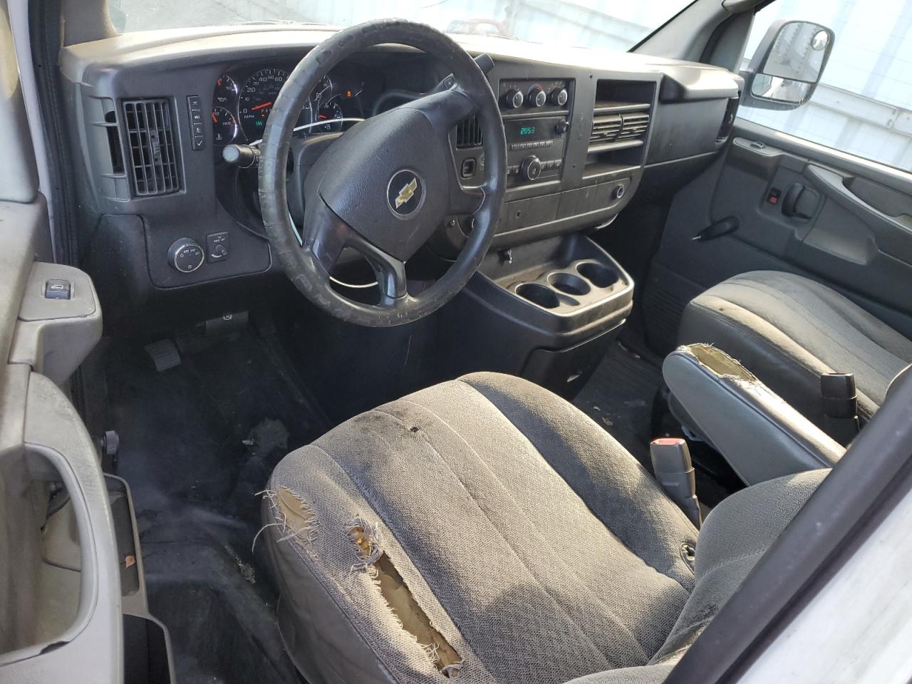 2011 Chevrolet Express 2500 Delivery Van VIN: 1GCWGFBA1B1154390 Lot: 91131255