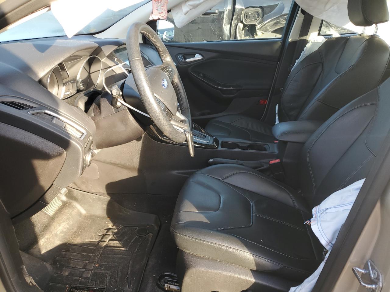 2017 Ford Focus Titanium VIN: 1FADP3J24HL260352 Lot: 84356405