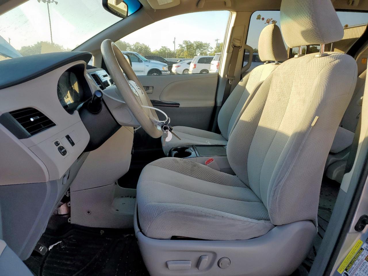 2012 Toyota Sienna Le VIN: 5TDKK3DC2CS270793 Lot: 85106675