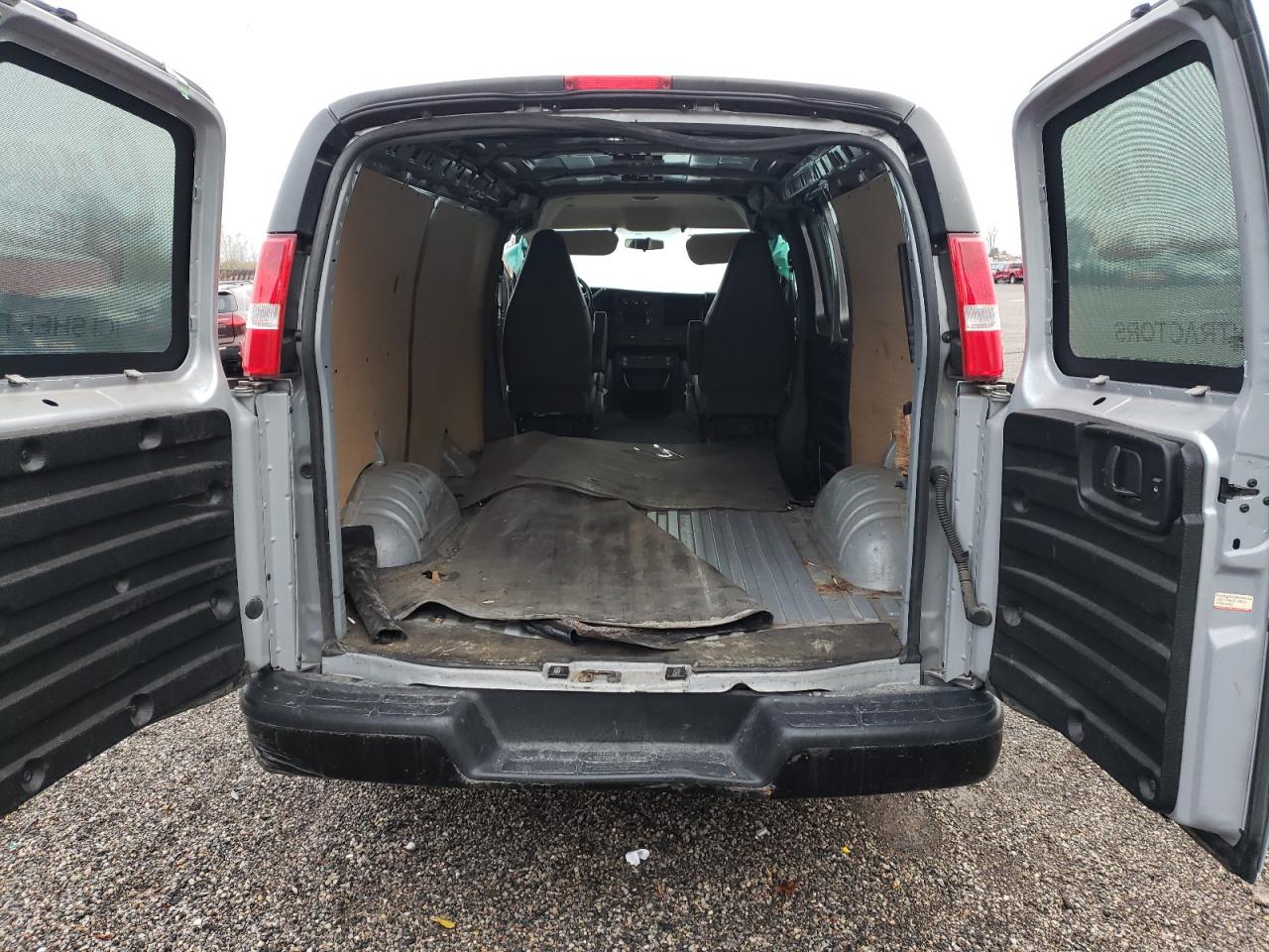 2017 Chevrolet Express G2500 VIN: 1GCWGAFF3H1215479 Lot: 90335535