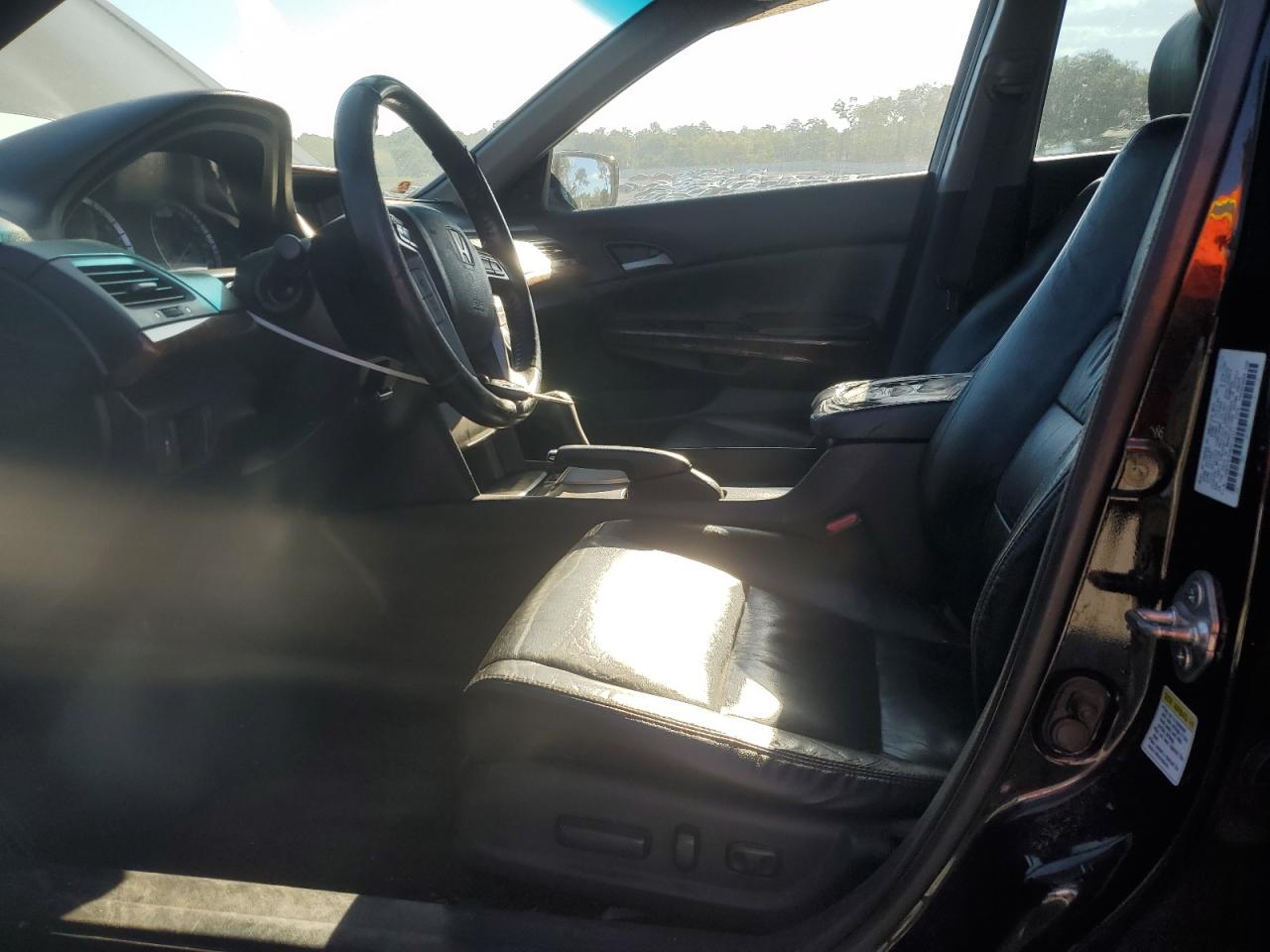 2011 Honda Accord Exl VIN: 1HGCP3F80BA012221 Lot: 84660575