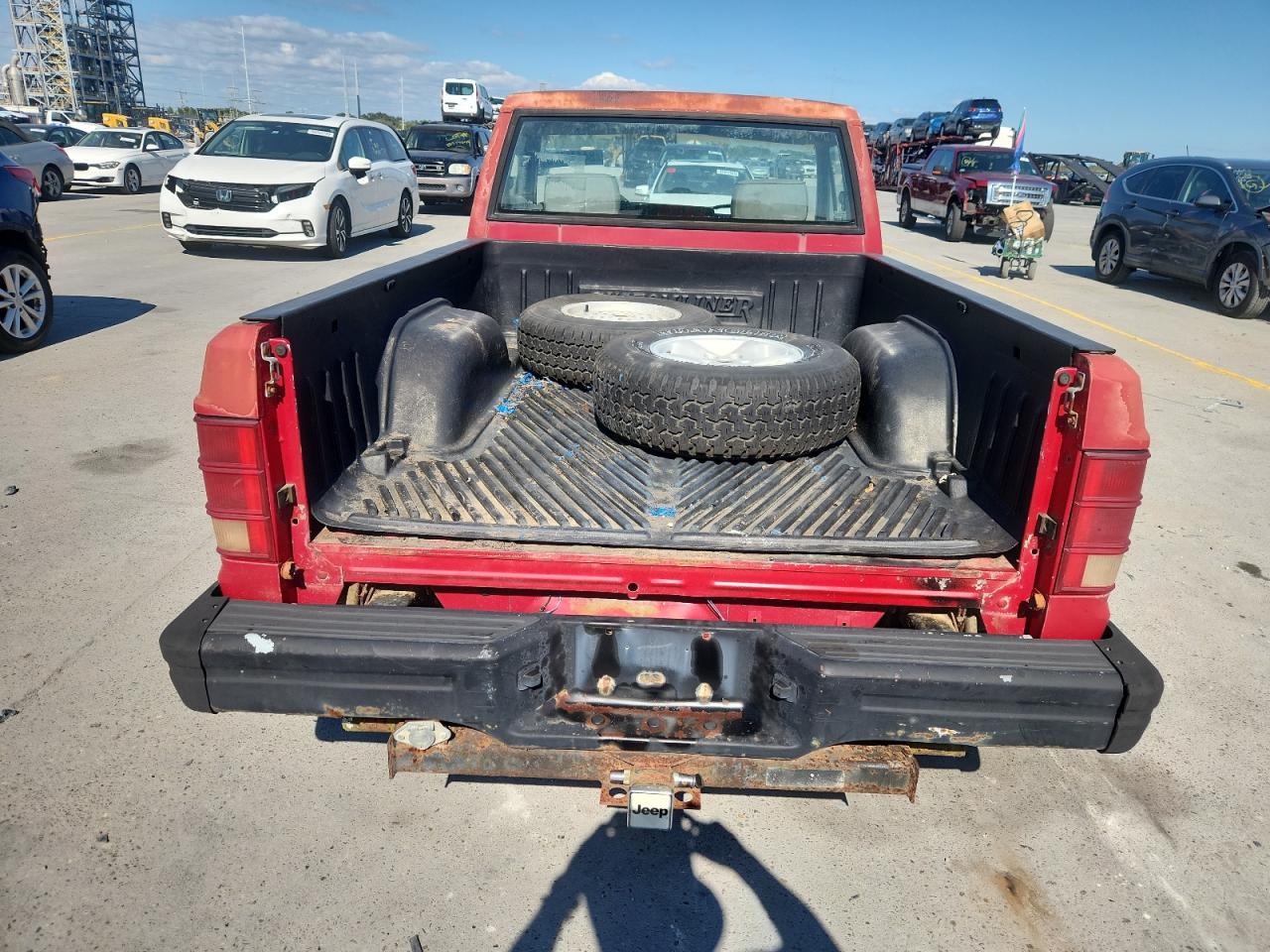 1992 Jeep Comanche VIN: 1J7FJ26SXNL136862 Lot: 84442075