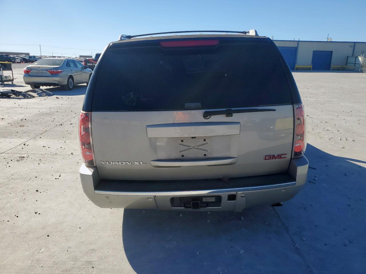 2008 GMC Yukon Xl Denali VIN: 1GKFK66828J209397 Lot: 90513215