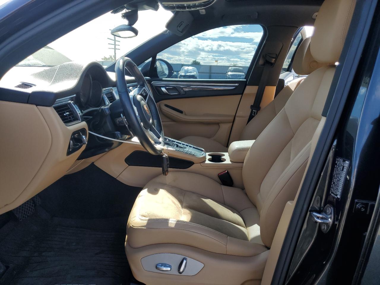 2018 Porsche Macan VIN: WP1AA2A58JLB15001 Lot: 82009425