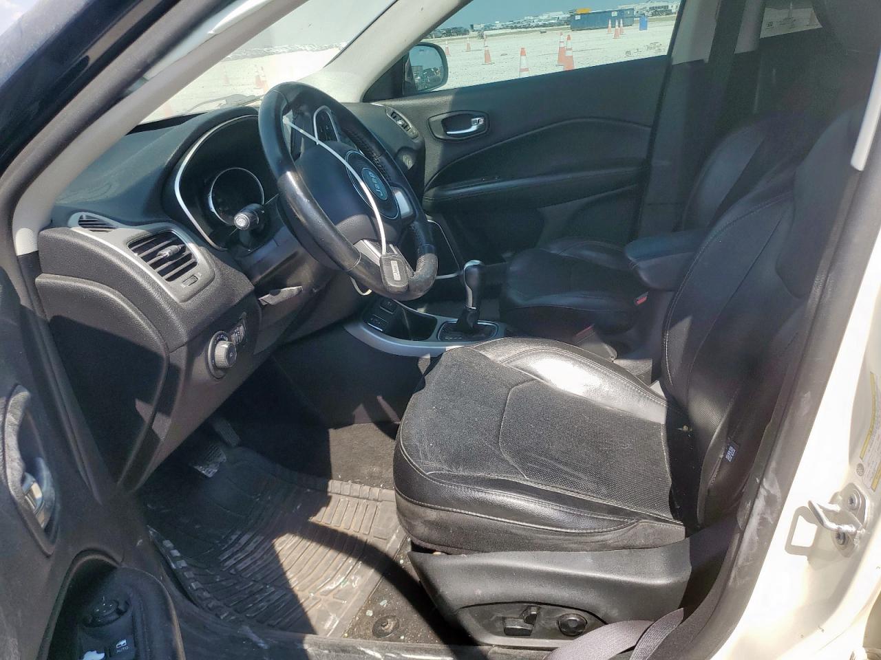 2019 Jeep Compass Limited VIN: 3C4NJCCB0KT692512 Lot: 85340575