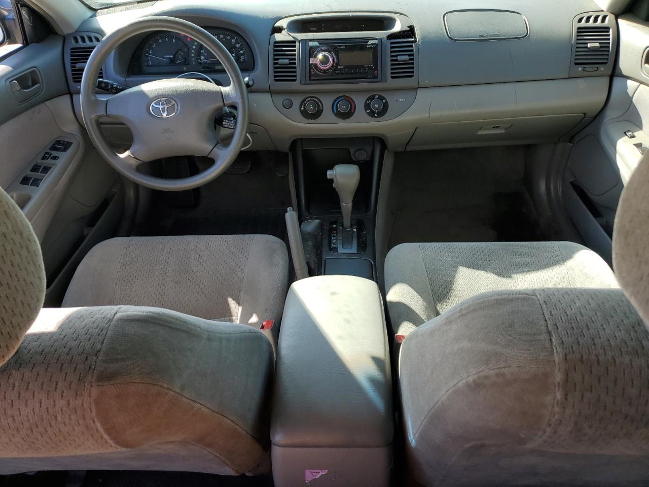 2002 Toyota Camry Le VIN: JTDBE32K720064999 Lot: 82199375