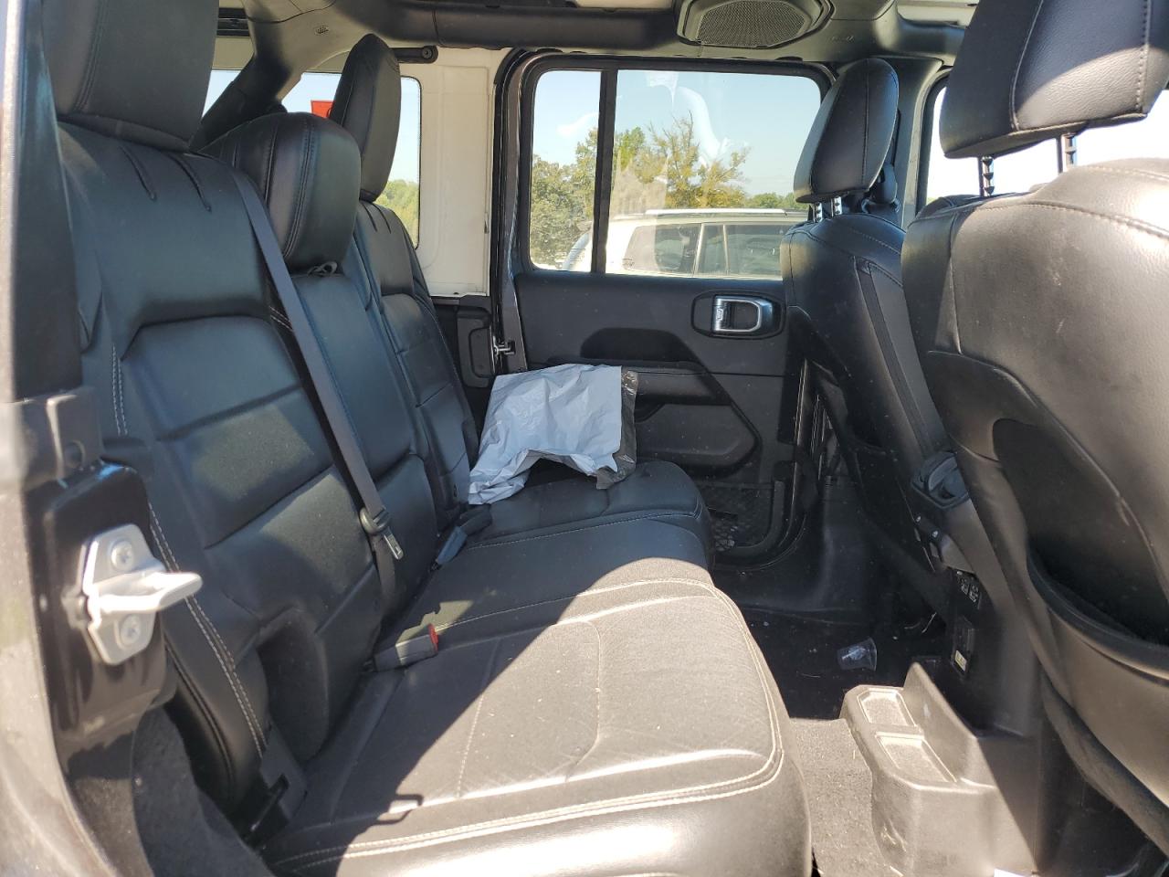 2018 Jeep Wrangler Unlimited Sahara VIN: 1C4HJXEN5JW302217 Lot: 84819885