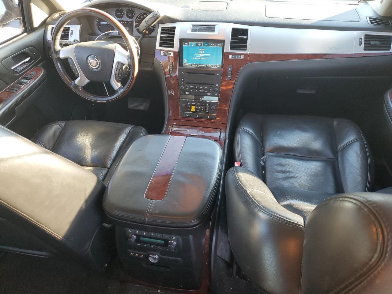 2007 Cadillac Escalade Luxury VIN: 1GYFK63807R314451 Lot: 84200005