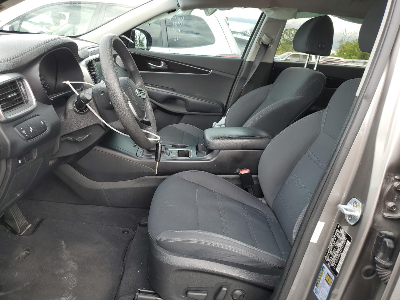 2019 Kia Sorento Lx VIN: 5XYPG4A58KG436099 Lot: 82329705