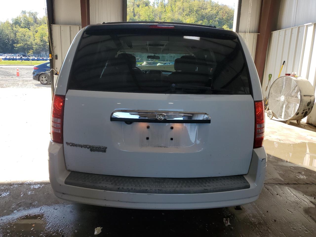 2008 Chrysler Town & Country Touring VIN: 2A8HR54P58R138625 Lot: 84793795