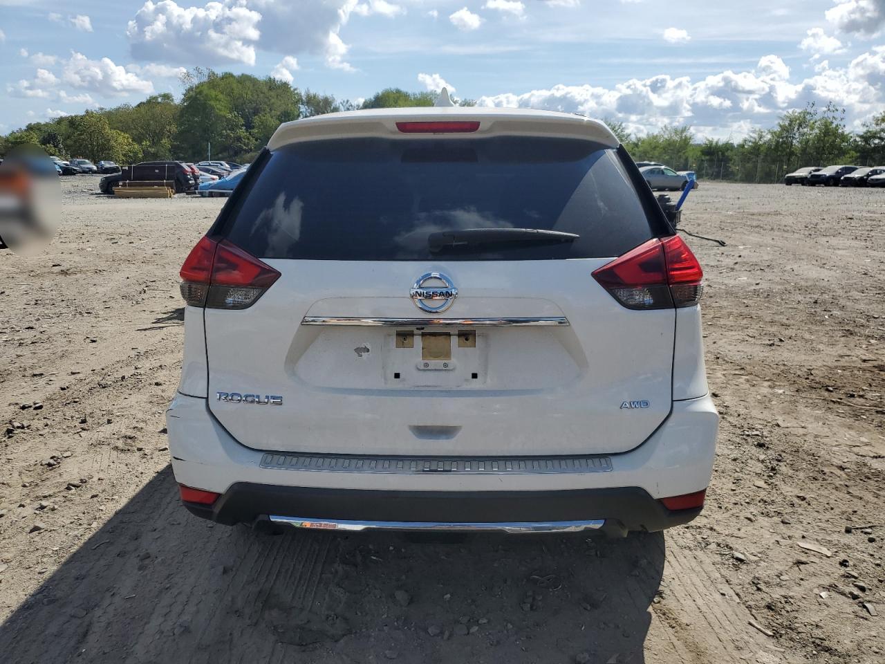 2017 Nissan Rogue S VIN: JN8AT2MV1HW000860 Lot: 82008015