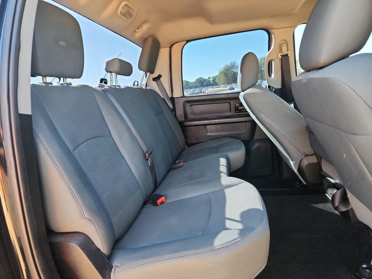 2015 Ram 1500 St VIN: 1C6RR6KT9FS565584 Lot: 86895725