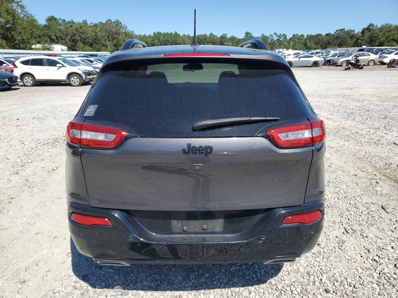 2018 Jeep Cherokee Latitude VIN: 1C4PJLCX2JD606660 Lot: 82208355