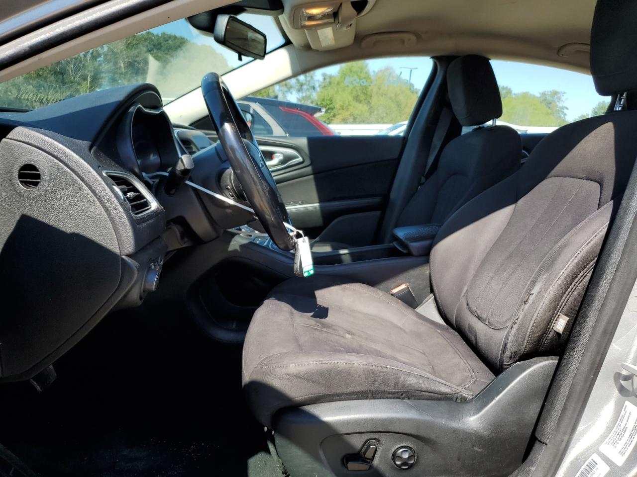 2015 Chrysler 200 Limited VIN: 1C3CCCAB8FN616485 Lot: 86443315