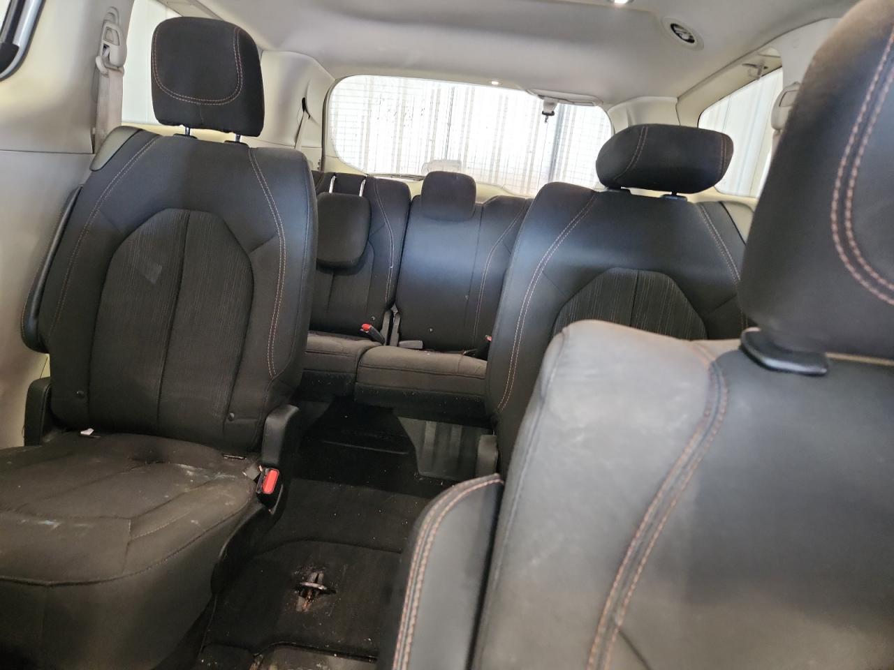 2019 Chrysler Pacifica Touring Plus VIN: 2C4RC1FGXKR640038 Lot: 82352005