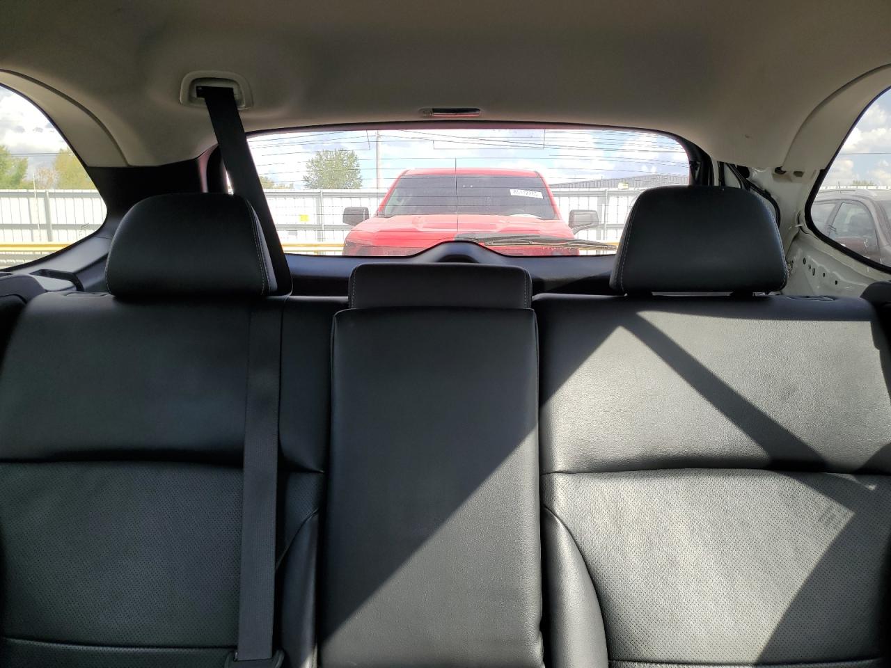 2018 Subaru Outback 3.6R Limited VIN: 4S4BSENCXJ3276927 Lot: 85347215