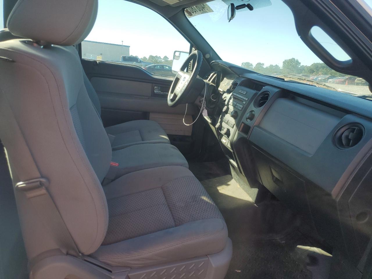 2014 Ford F150 VIN: 1FTMF1CM1EKF33426 Lot: 84061805