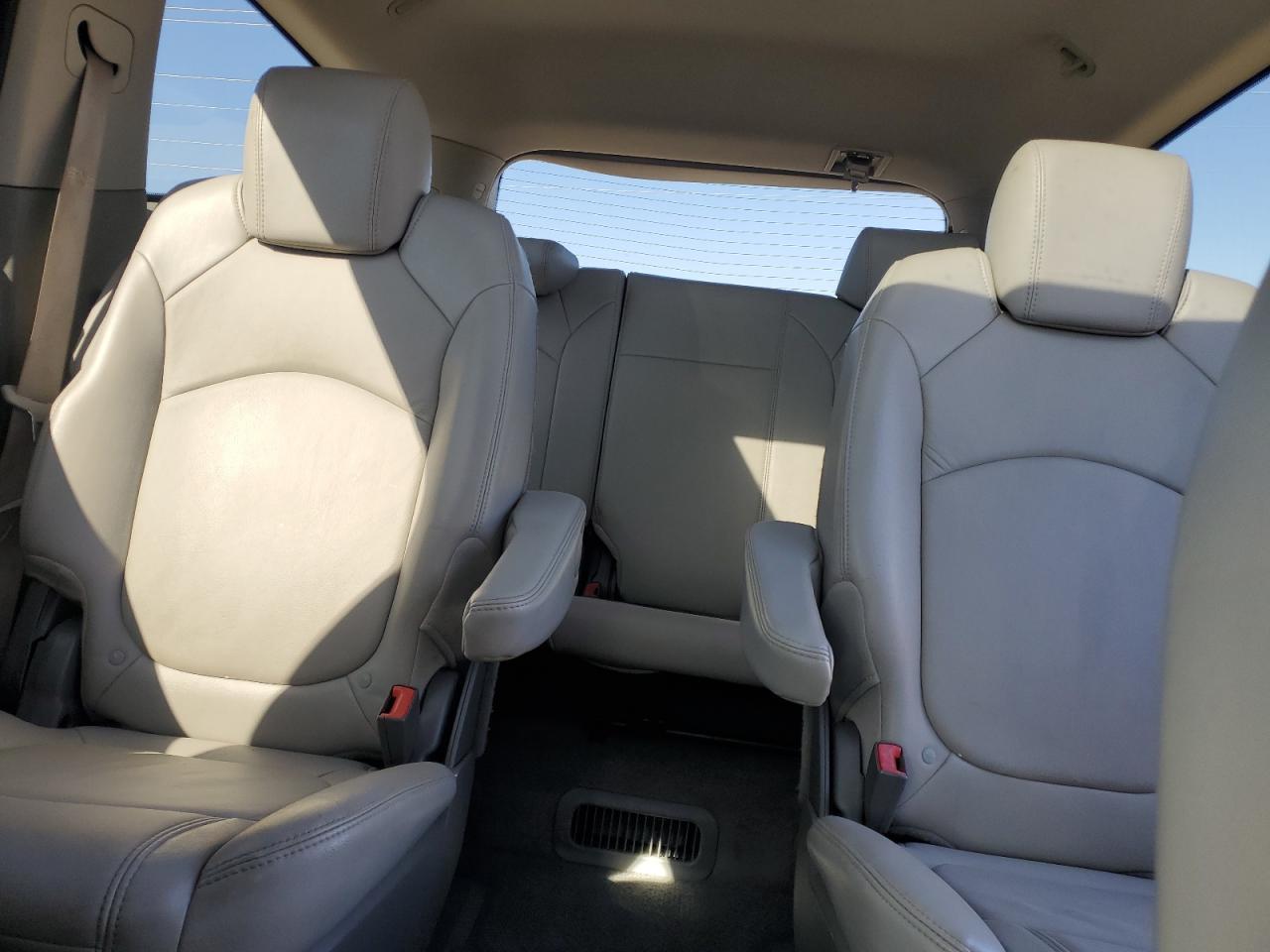 2010 Chevrolet Traverse Lt VIN: 1GNLVGED5AJ251649 Lot: 85725965