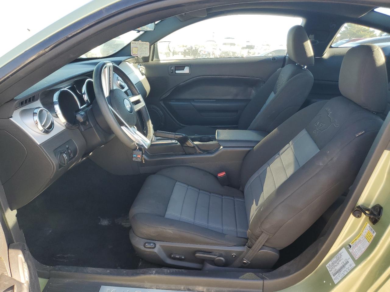 2006 Ford Mustang VIN: 1ZVHT80N165136621 Lot: 85731305