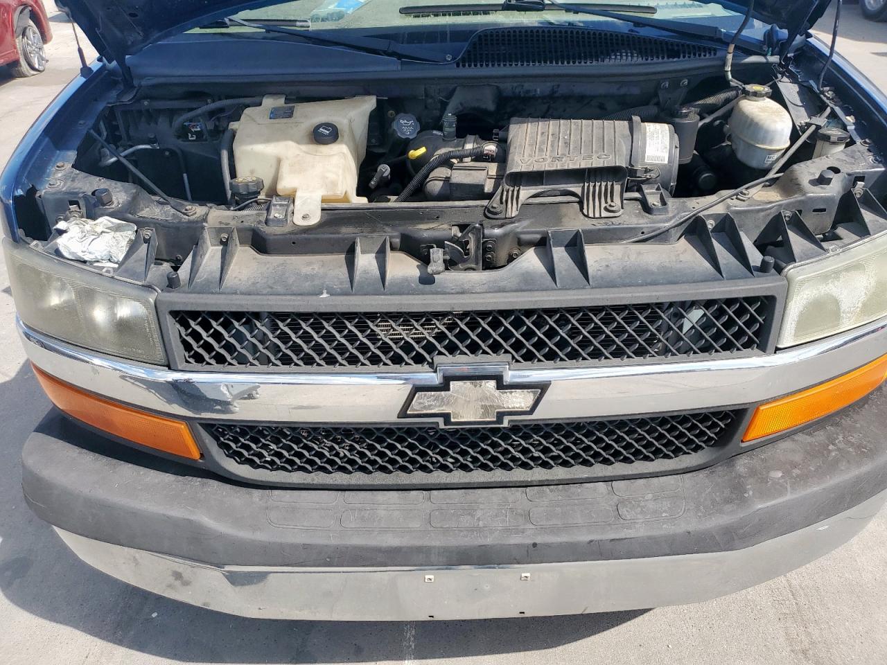 2004 Chevrolet Express G1500 VIN: 1GBFG15T041233492 Lot: 82193815