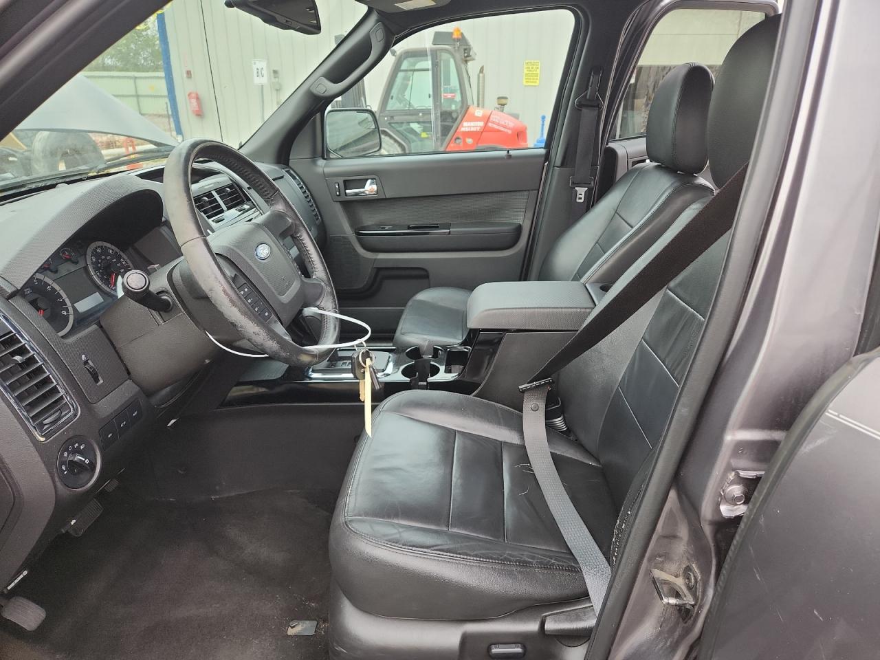 2010 Ford Escape Limited VIN: 1FMCU0EG5AKC95735 Lot: 85827005