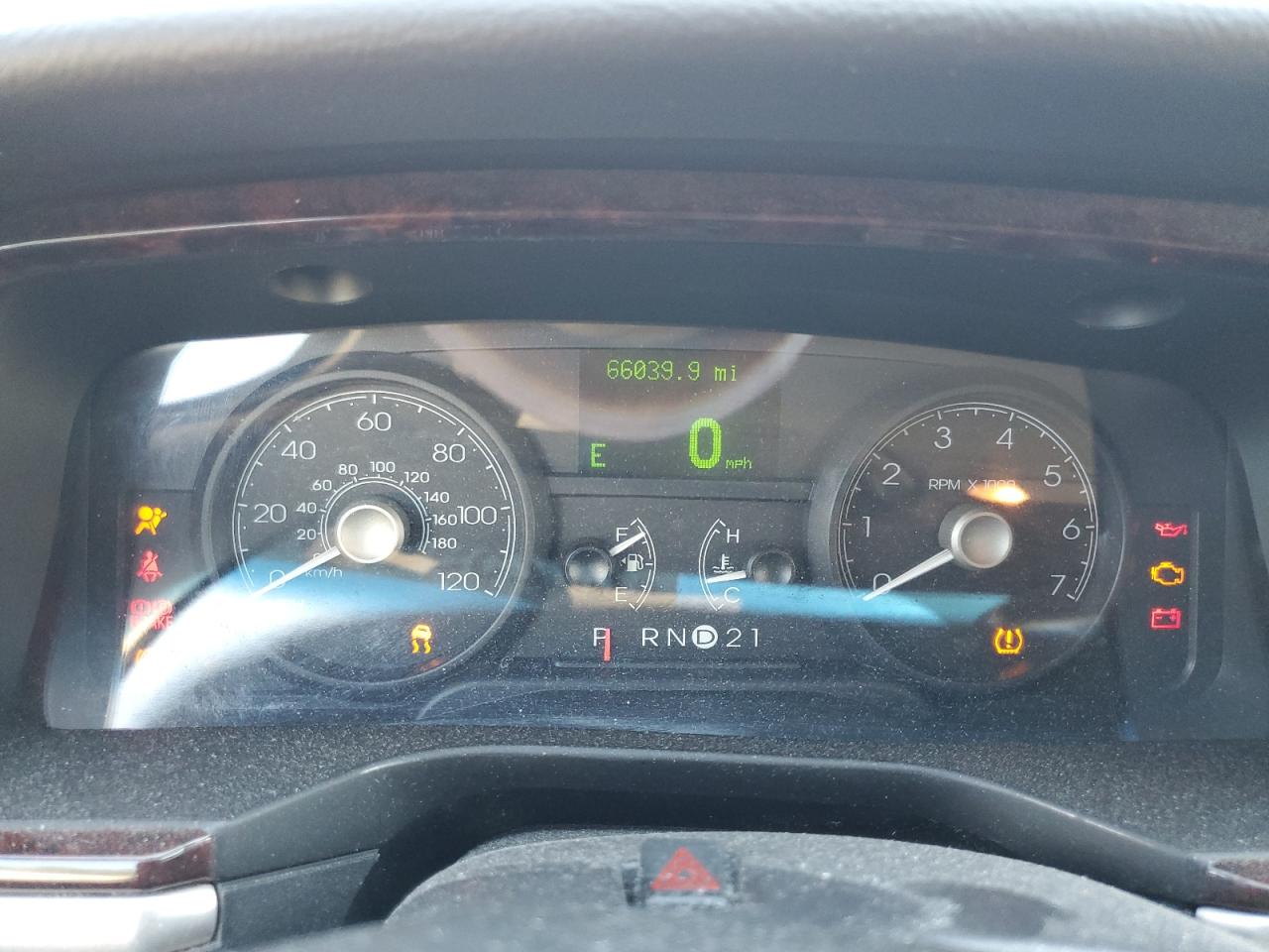 2010 Lincoln Town Car Signature Long Wheelbase VIN: 2LNBL8FV0AX752622 Lot: 82259355