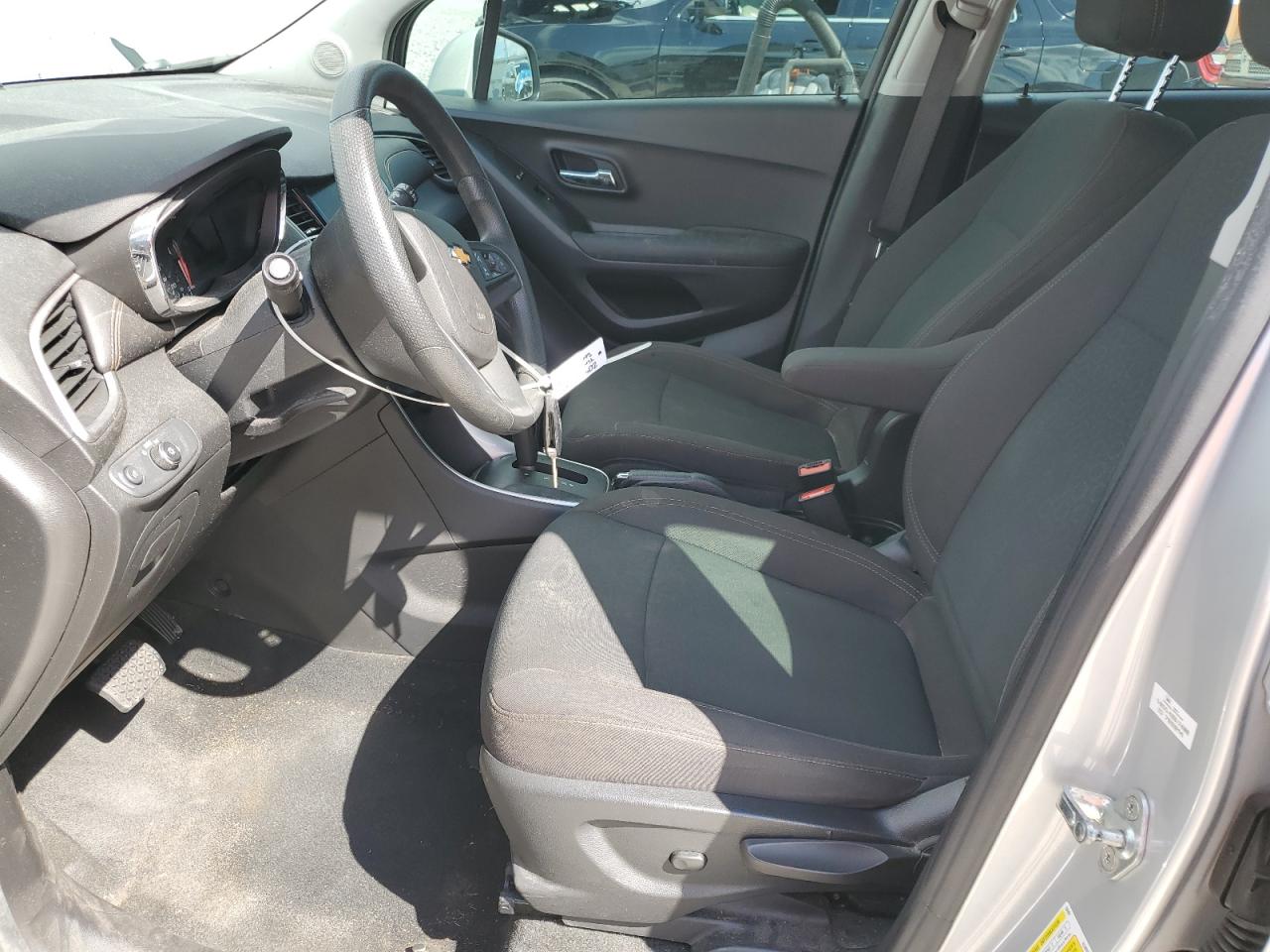 2021 Chevrolet Trax Ls VIN: KL7CJKSB4MB304914 Lot: 84404135