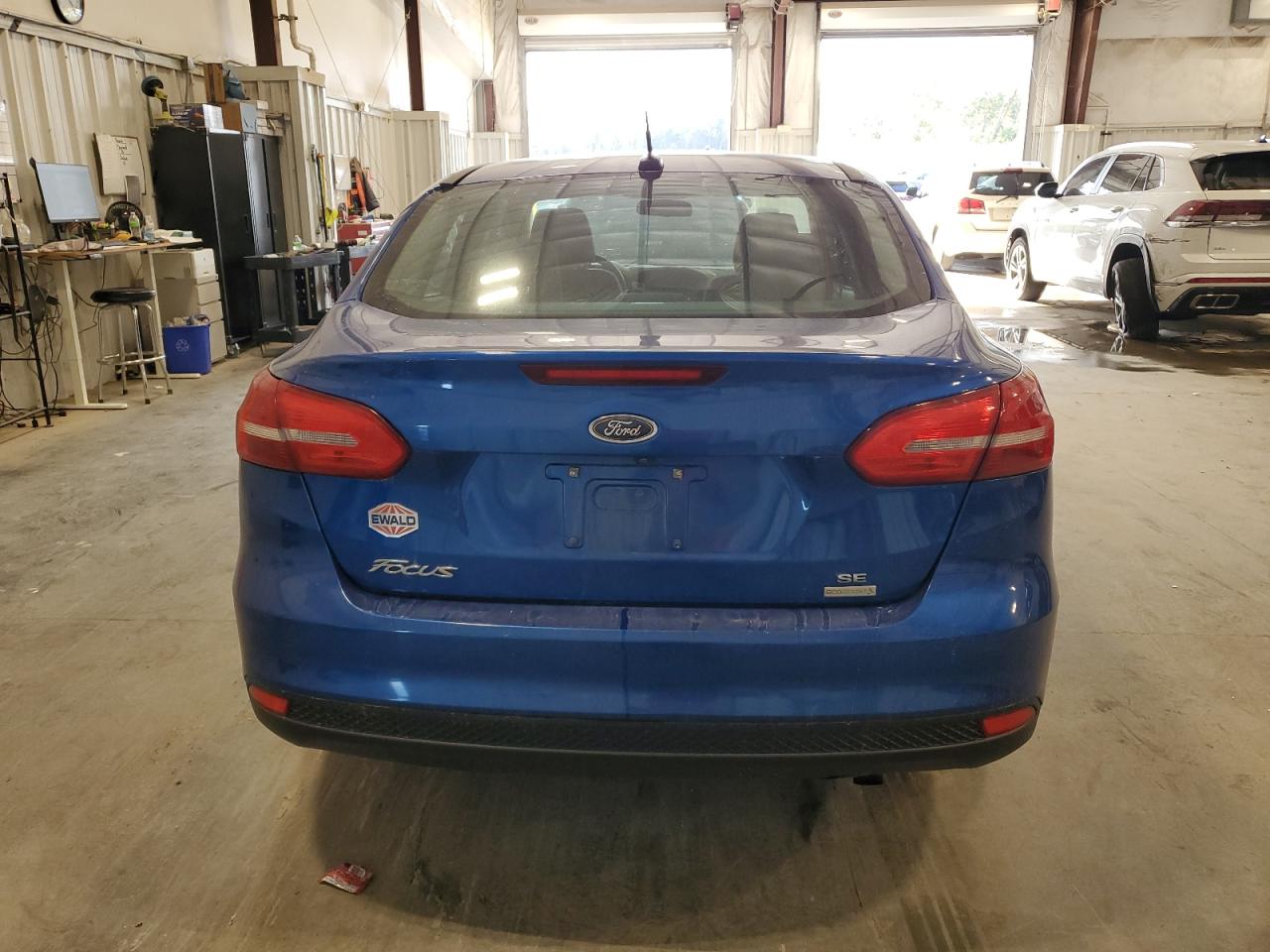 2018 Ford Focus Se VIN: 1FADP3FE1JL320113 Lot: 85515185