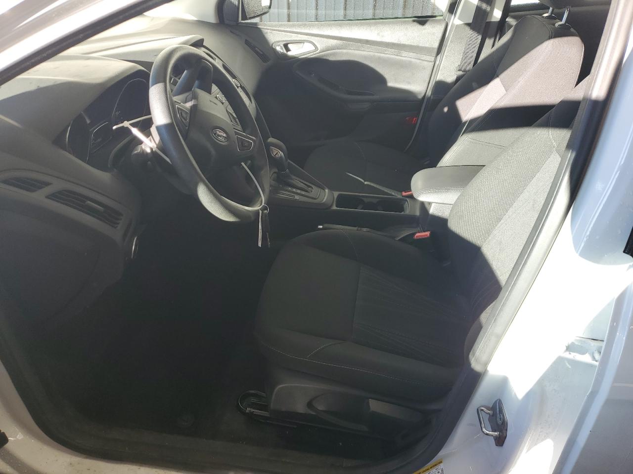 2017 Ford Focus Se VIN: 1FADP3K24HL219959 Lot: 85391585