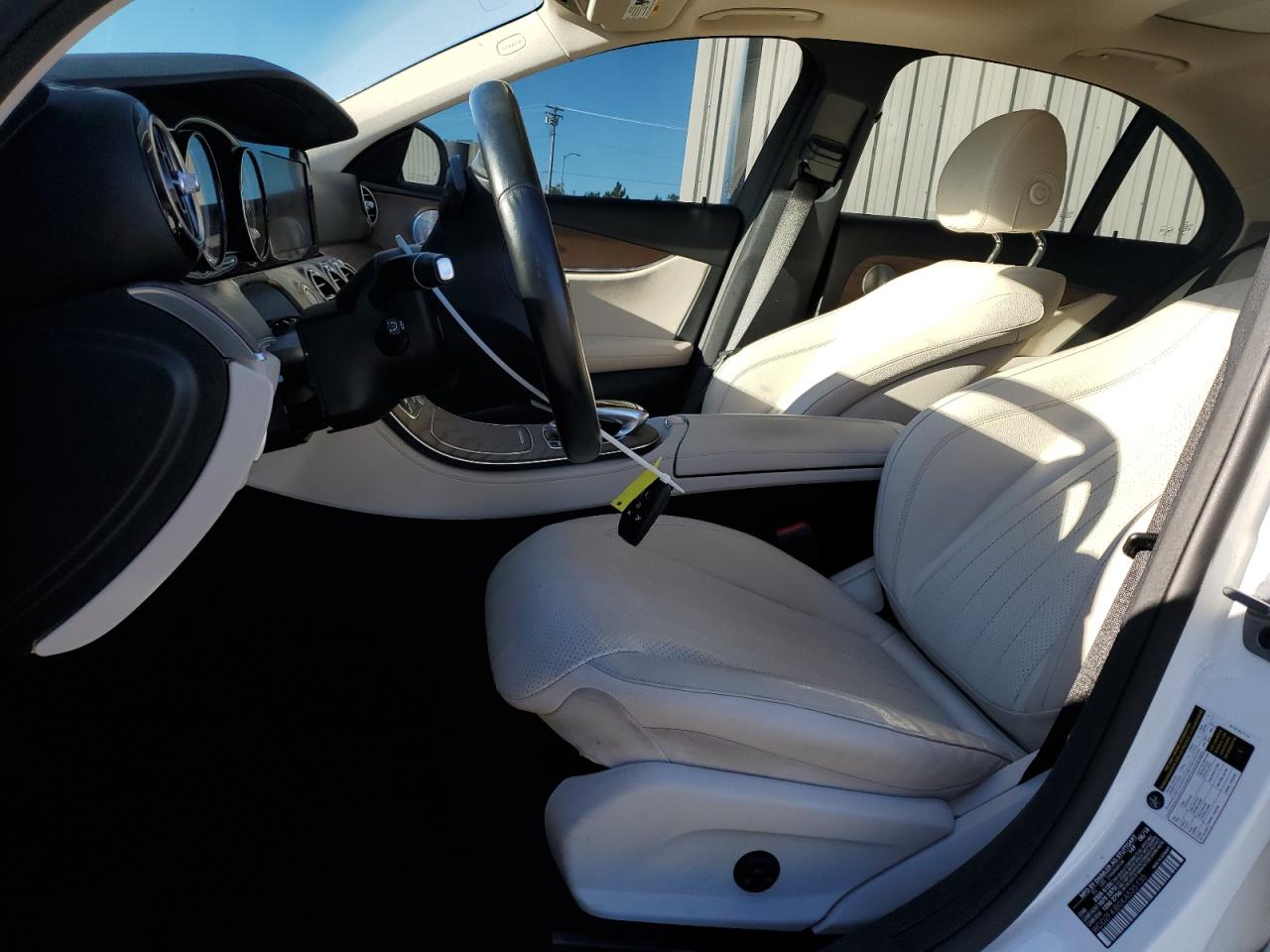 V (W213, S213, C238) V (W213, S213, C238)