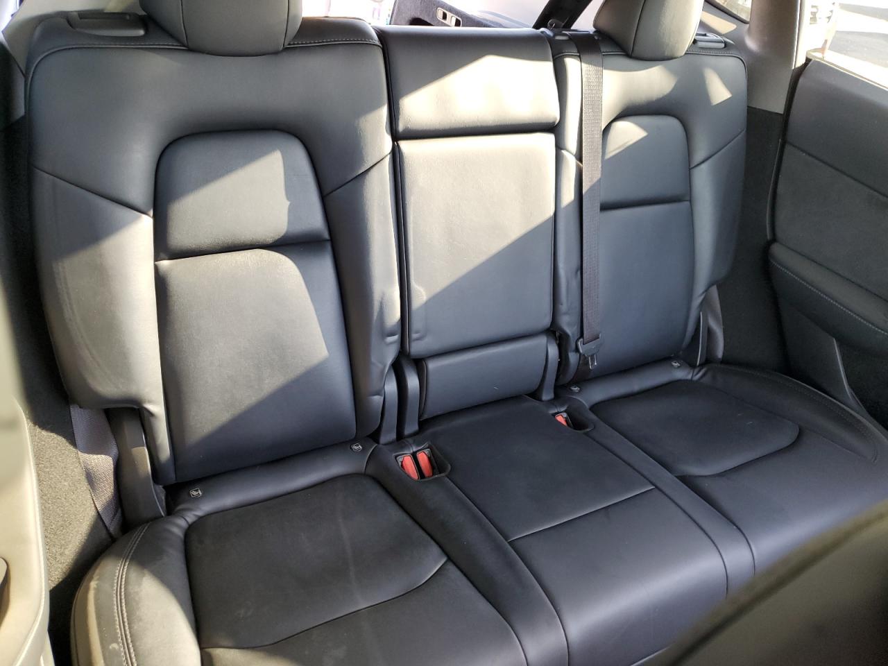 2024 Tesla Model Y VIN: 7SAYGDEE7RF108398 Lot: 90646095