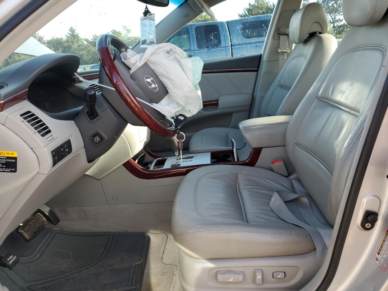 2006 Hyundai Azera Se VIN: KMHFC46F86A083308 Lot: 84733895