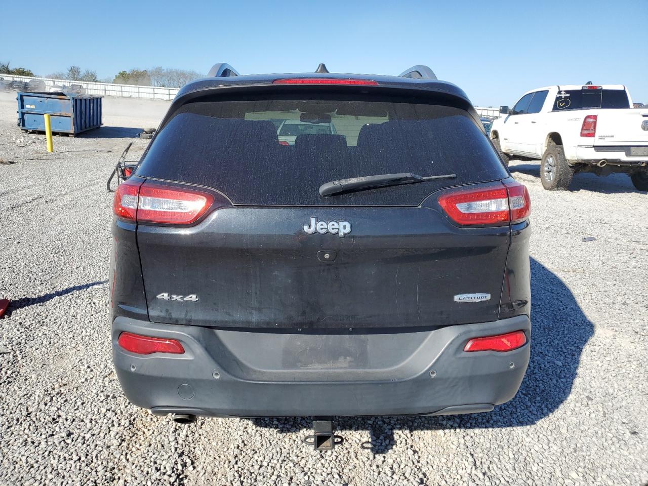 2016 Jeep Cherokee Latitude VIN: 1C4PJMCB7GW241142 Lot: 85918865