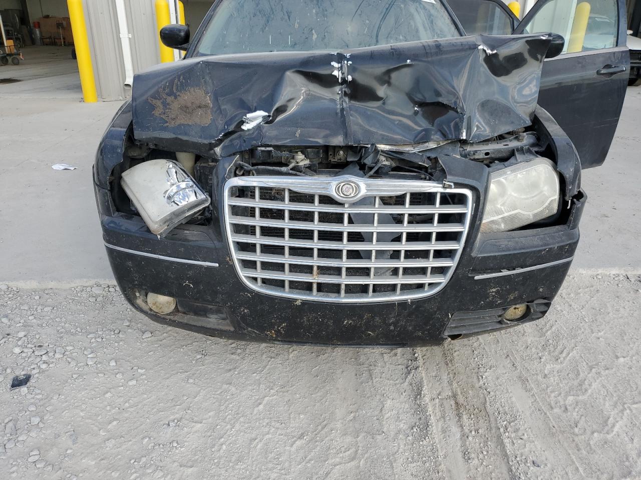 2005 Chrysler 300 Touring VIN: 2C3JA53G45H654305 Lot: 81992455