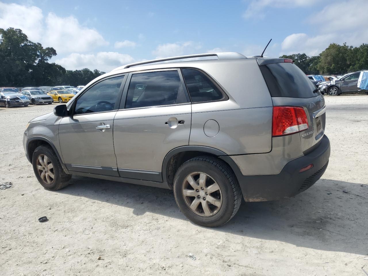 2011 Kia Sorento Base VIN: 5XYKT3A11BG107032 Lot: 90372295