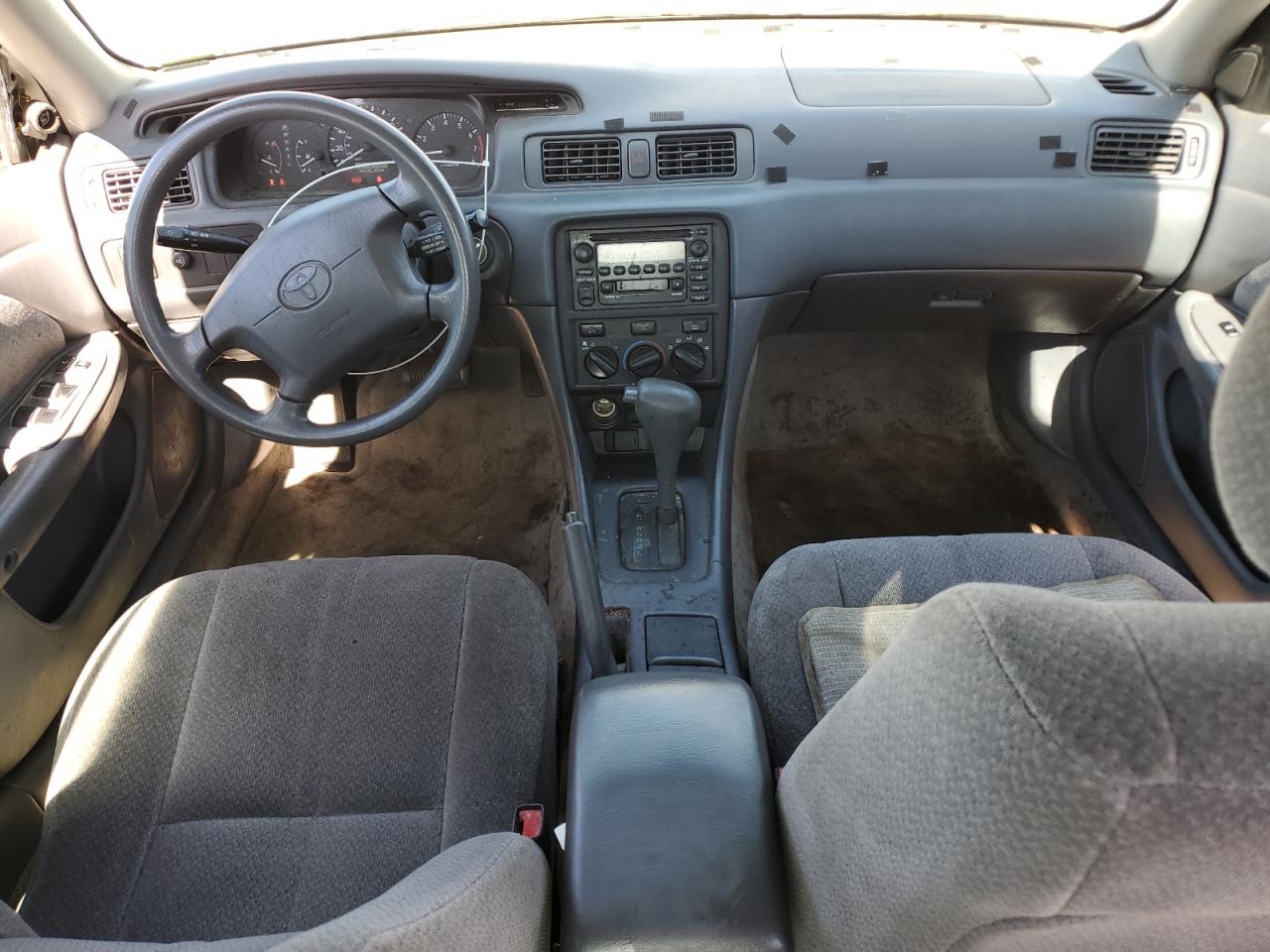 2000 Toyota Camry Le VIN: 4T1BF28K0YU103721 Lot: 90381605