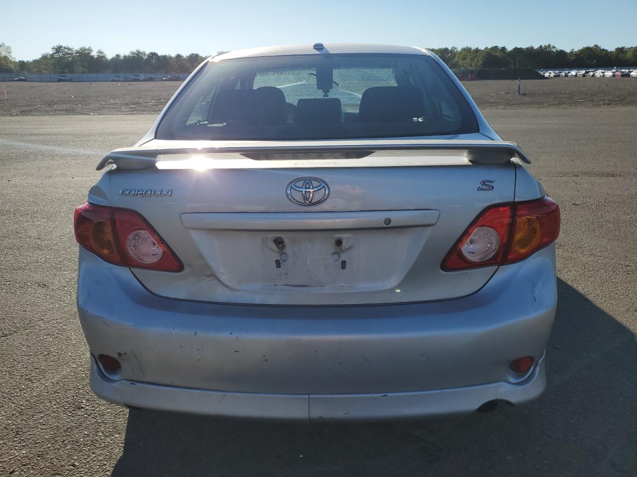 2010 Toyota Corolla Base VIN: 2T1BU4EE2AC285803 Lot: 81974355