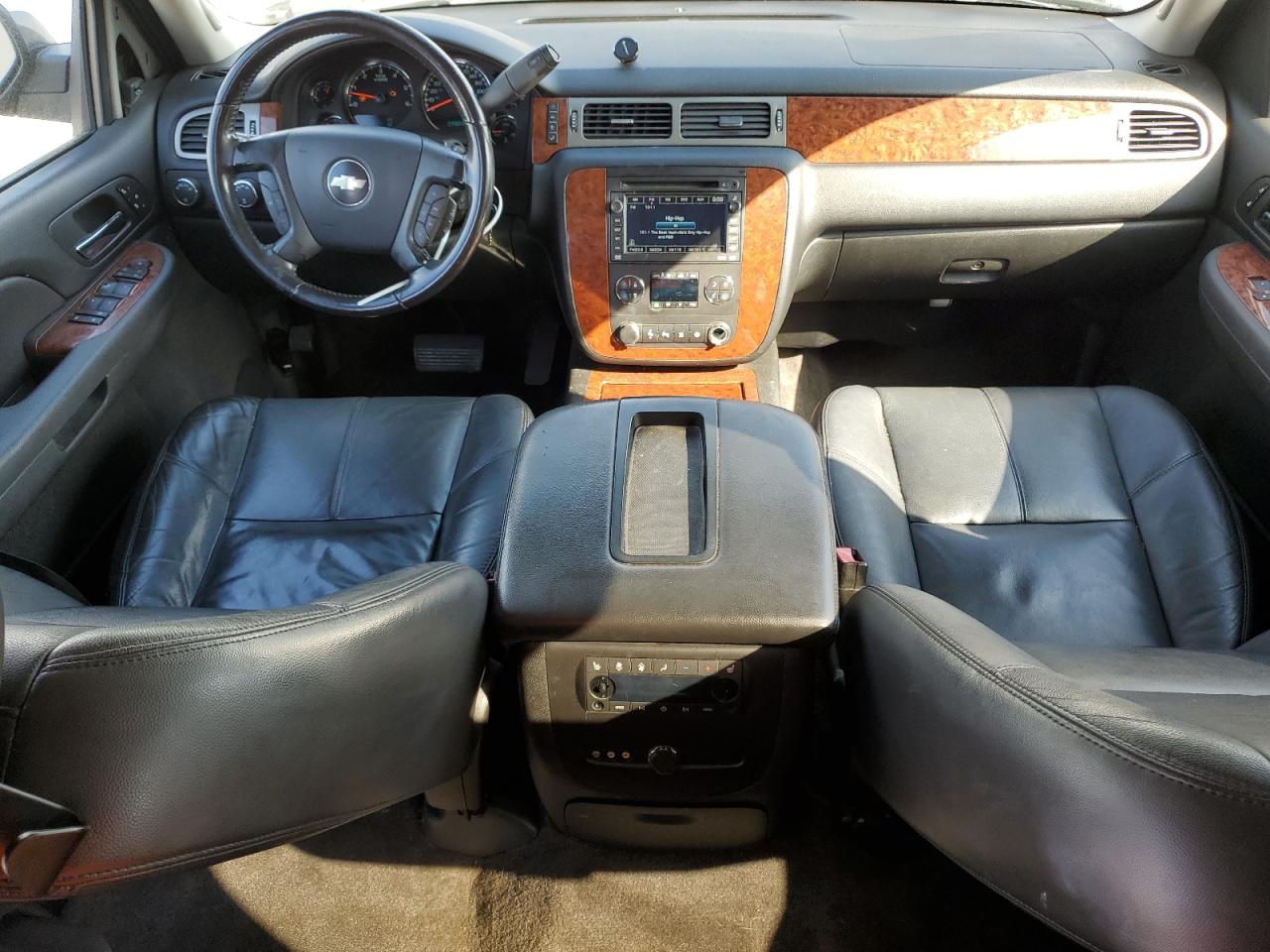 2008 Chevrolet Suburban K1500 Ls VIN: 1GNFK16308J213927 Lot: 81918815