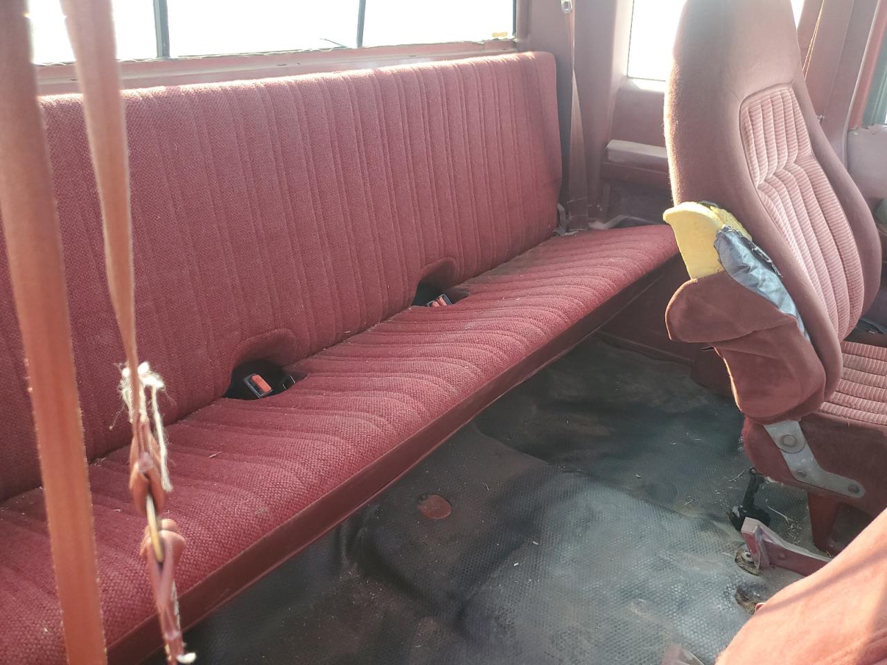 1990 Chevrolet Gmt-400 K1500 VIN: 2GCEK19K2L1195134 Lot: 81975855