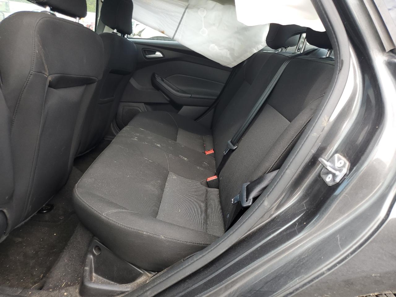 2018 Ford Focus Se VIN: 1FADP3F28JL280022 Lot: 81982125